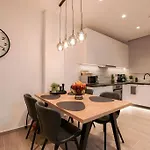 Elegant Luxury Suite